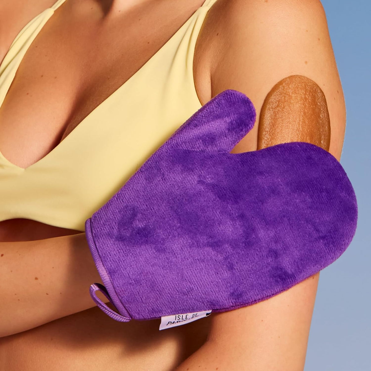 Isle of Paradise Self-Tan Mitt, Hyaluronic Acid Infused, Machine-Washable & Reusable, Double-Sided Tanning Glove For Streak-Free Body & Face Self Tanner, Vegan & Cruelty Free, 1 Count
